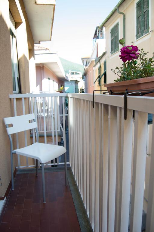 Hotel Giongo Spotorno Bagian luar foto