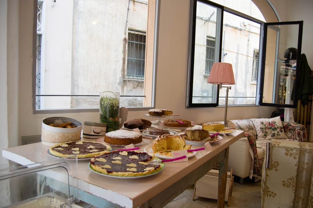 Hotel Giongo Spotorno Bagian luar foto