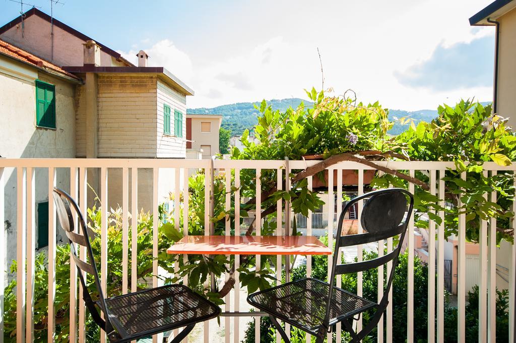 Hotel Giongo Spotorno Bagian luar foto